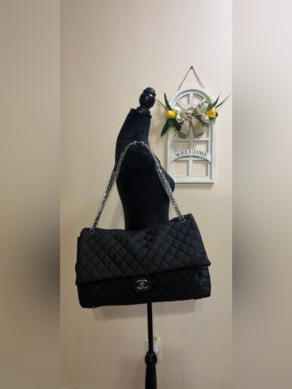 Fashion XXL Black Quilted Soft Caviar Travel Back Zip Up Shoulder Bag